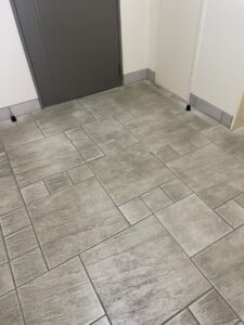 札幌市豊平区のマンション床洗浄前